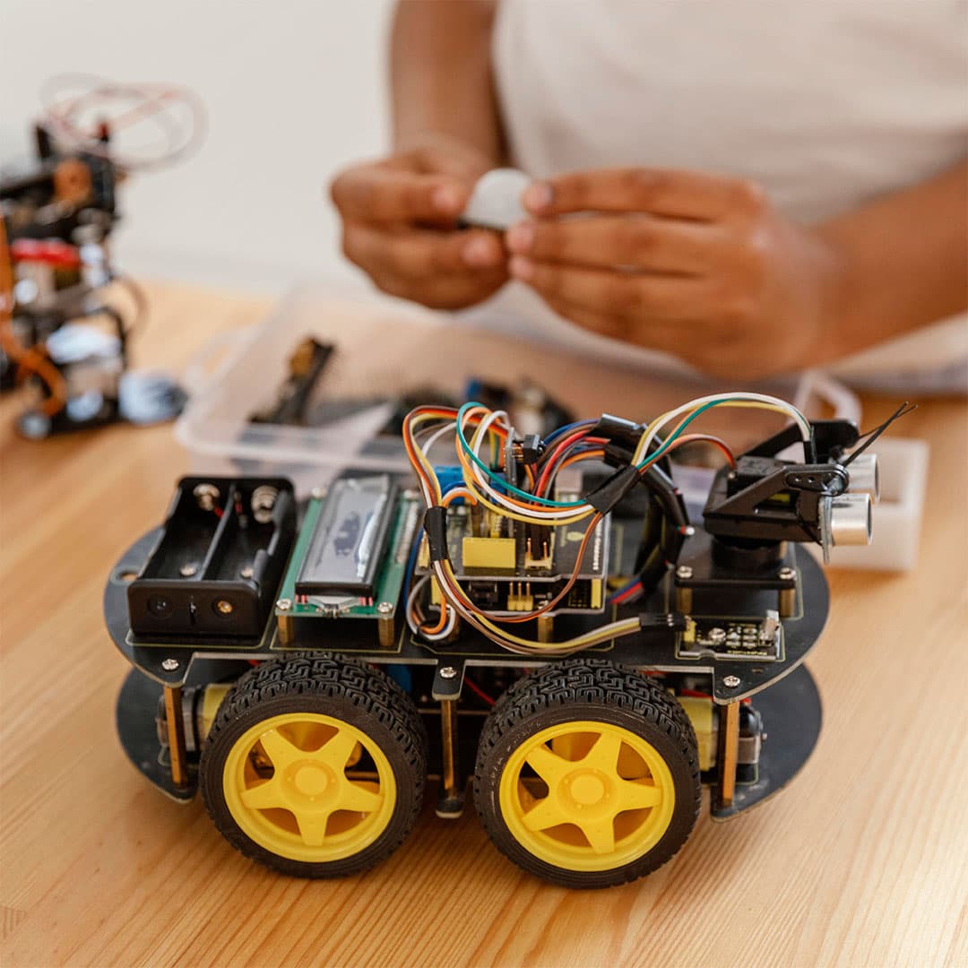 Robotics and computer science program for schools